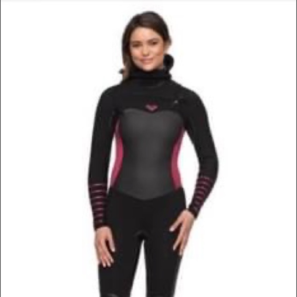 Brand New with tags 
Roxy 5/4/3mm Syncro Plus Hooded Chest Zip Wetsuit